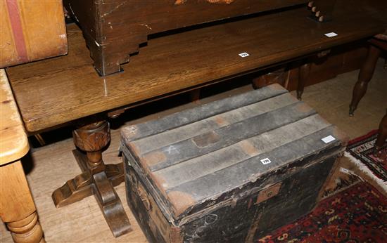 Oak refectory table(-)